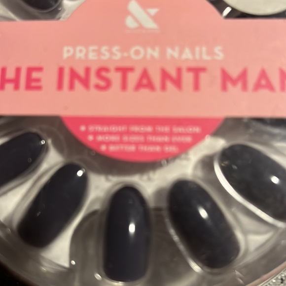 New in package medium length 100% chance blue instant Mani press on nails - Picture 3 of 9